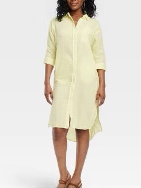 Universal Thread Soft Yellow Button Down Shirt